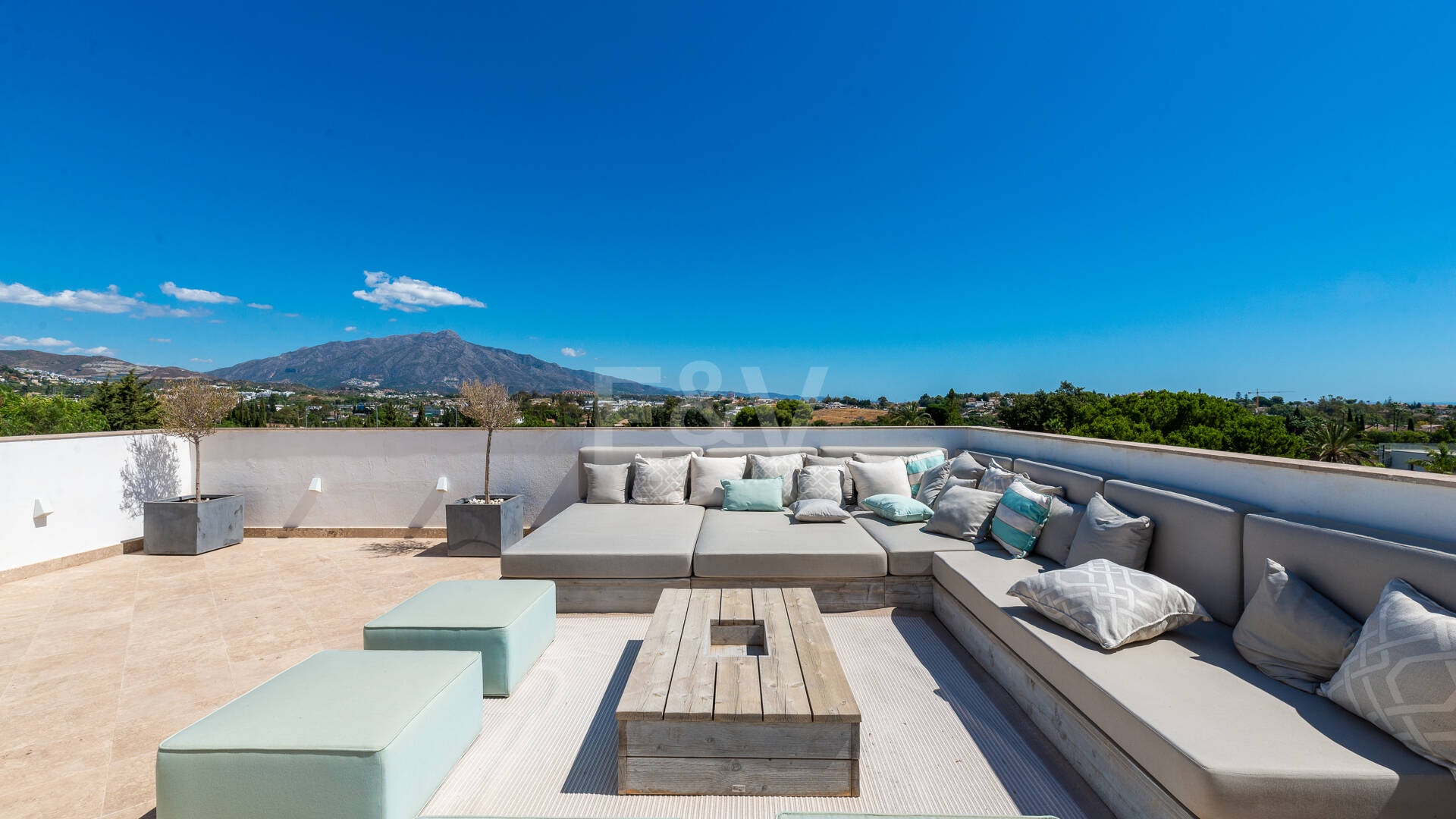 Elegantes Anwesen in Guadalmina auf einem Grundstück von über 24.000 m²