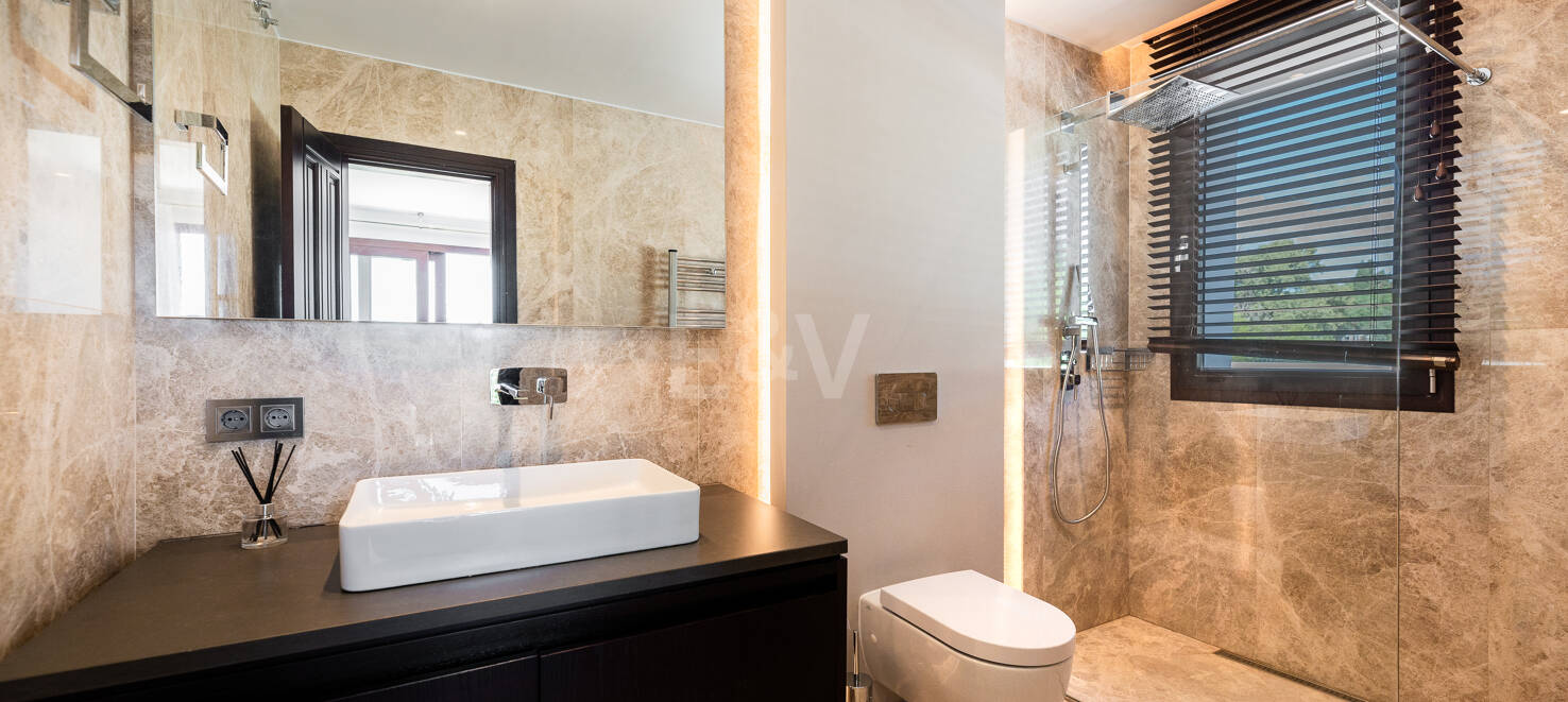 Elegant Mansion in Guadalmina on a Plot of Over 24,000 m²