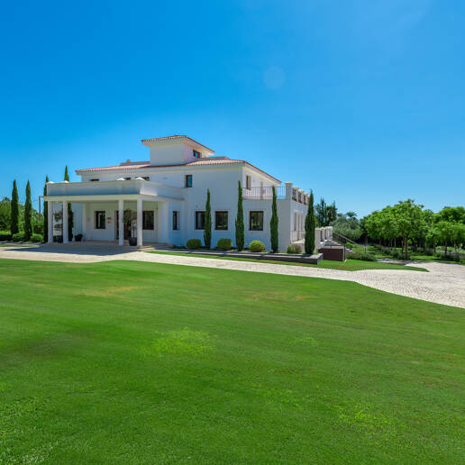 Elegant Mansion in Guadalmina on a Plot of Over 24,000 m²
