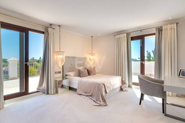 Elegantes Anwesen in Guadalmina auf einem Grundstück von über 24.000 m²