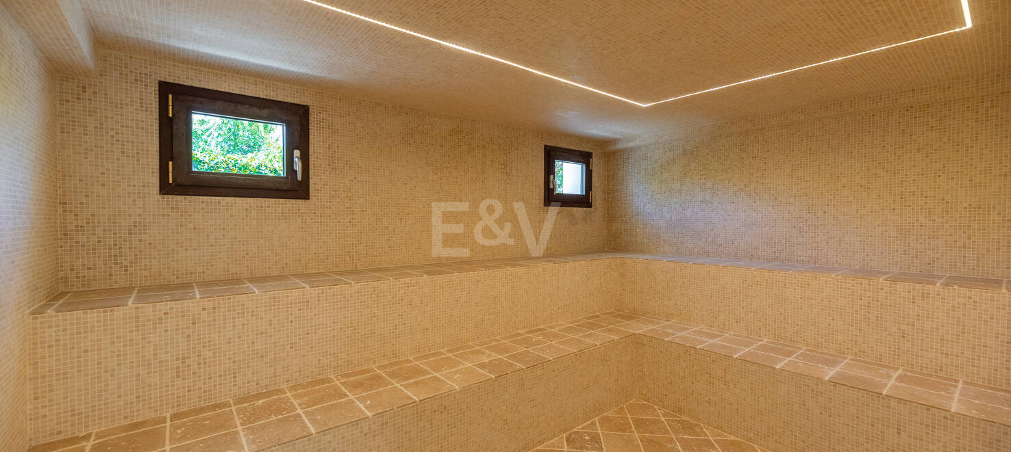 Elegant Mansion in Guadalmina on a Plot of Over 24,000 m²