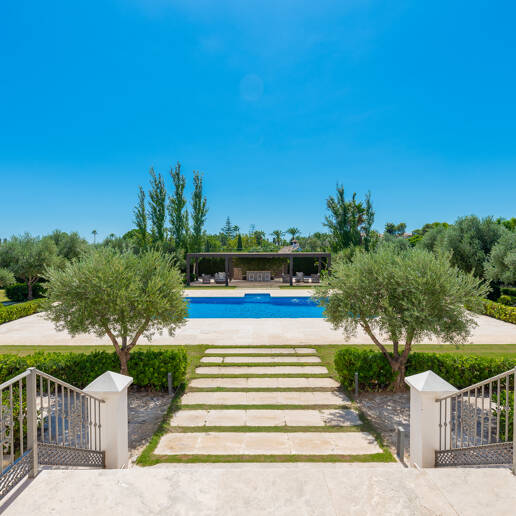 Elegant Mansion in Guadalmina on a Plot of Over 24,000 m²