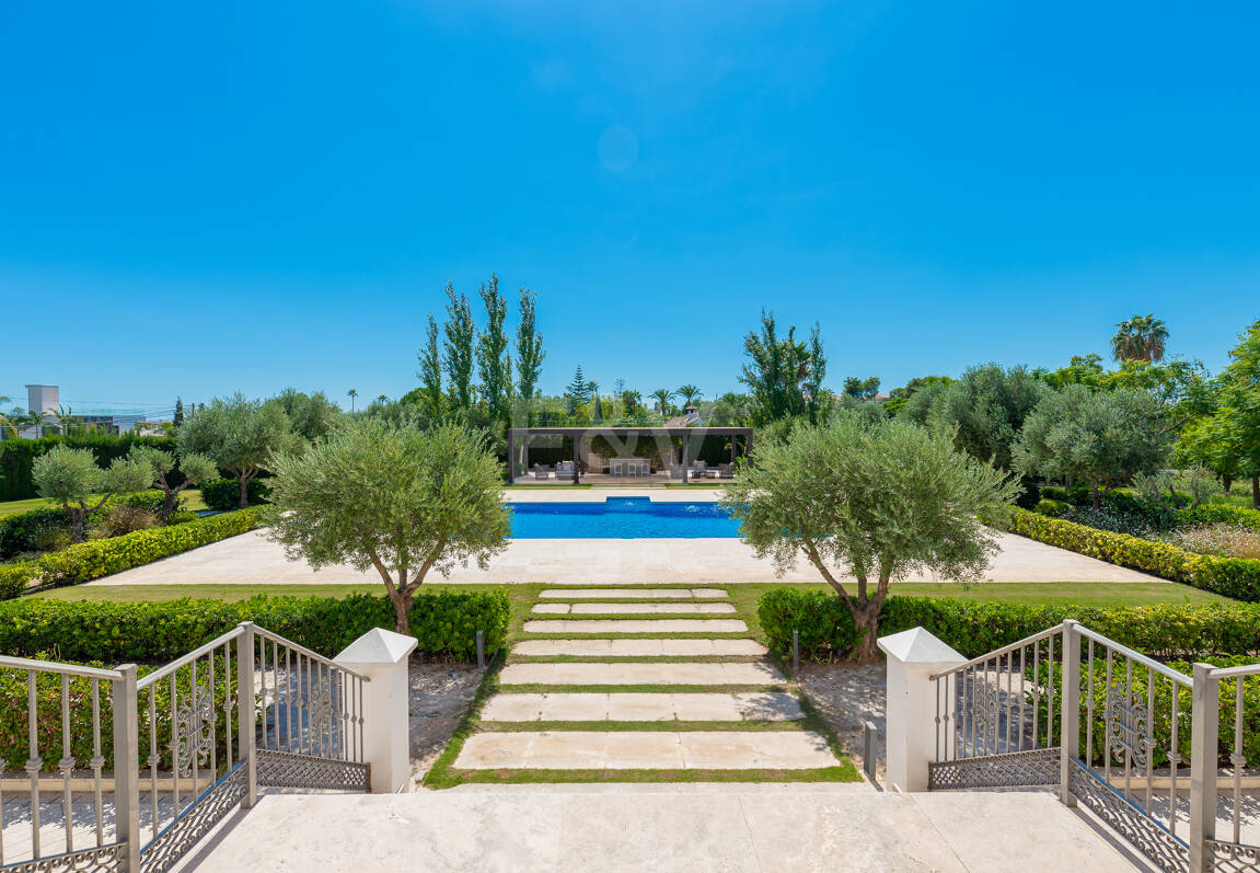 Elegantes Anwesen in Guadalmina auf einem Grundstück von über 24.000 m²