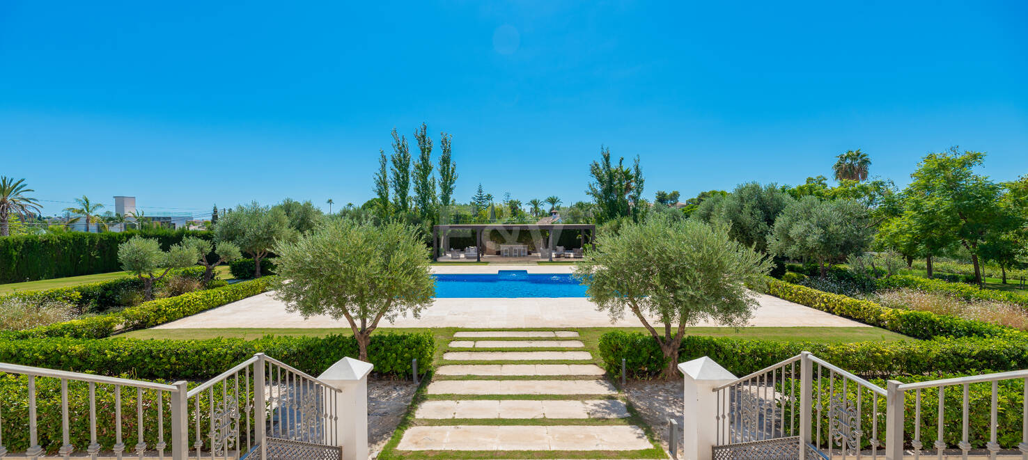 Elegant Mansion in Guadalmina on a Plot of Over 24,000 m²