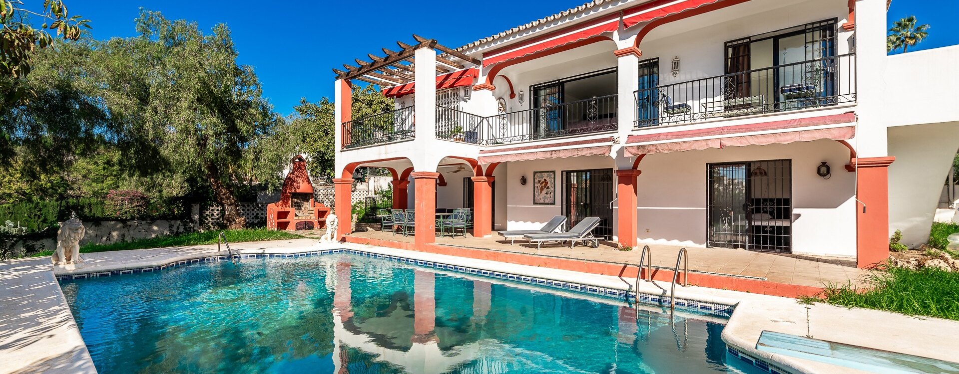 Villa with Renovation Potential in Marbella’s Golden Mile