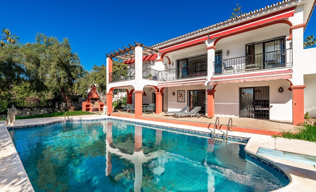 Villa con Potencial de Renovación en la Milla de Oro, Marbella