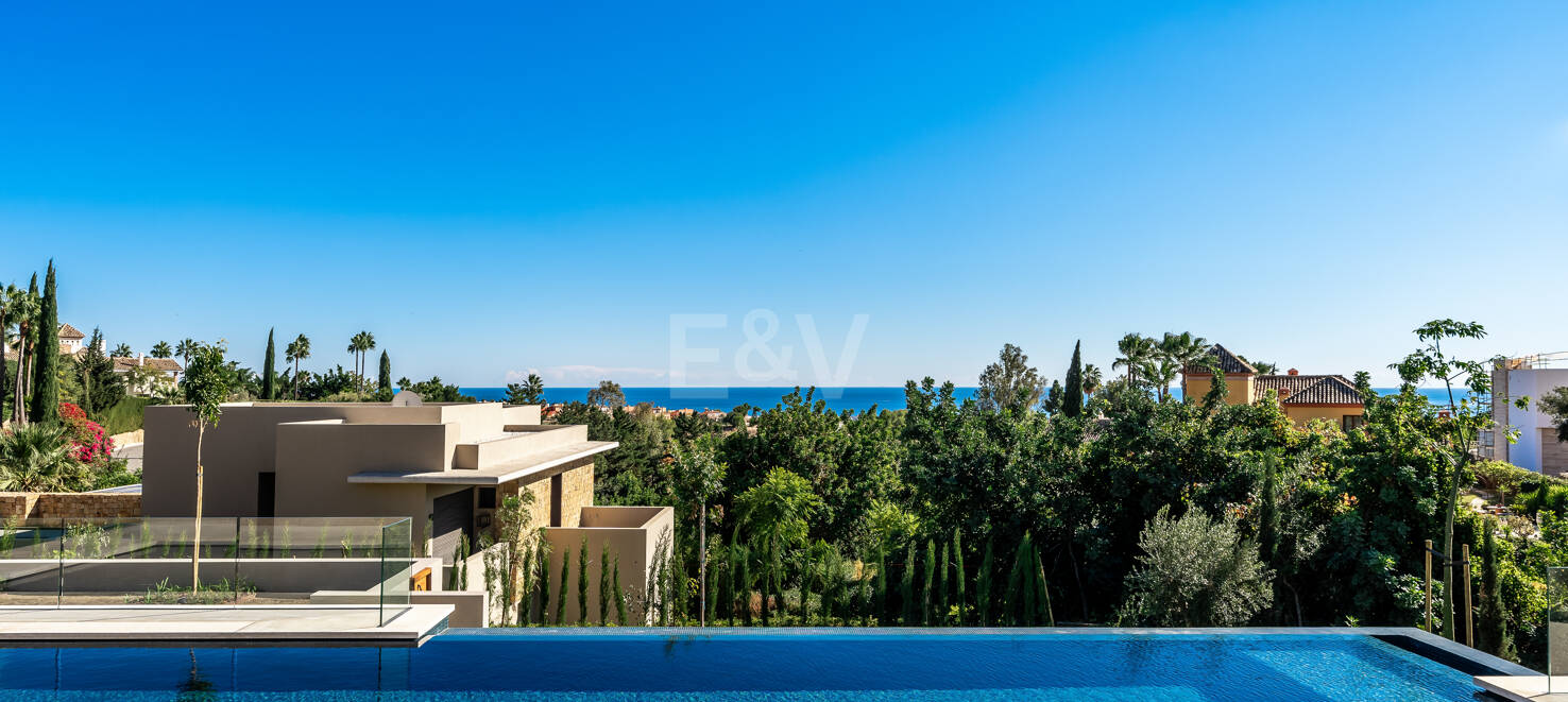 State-Of-The-Art Villa i Cascada de Camoján med panoramautsikt över havet