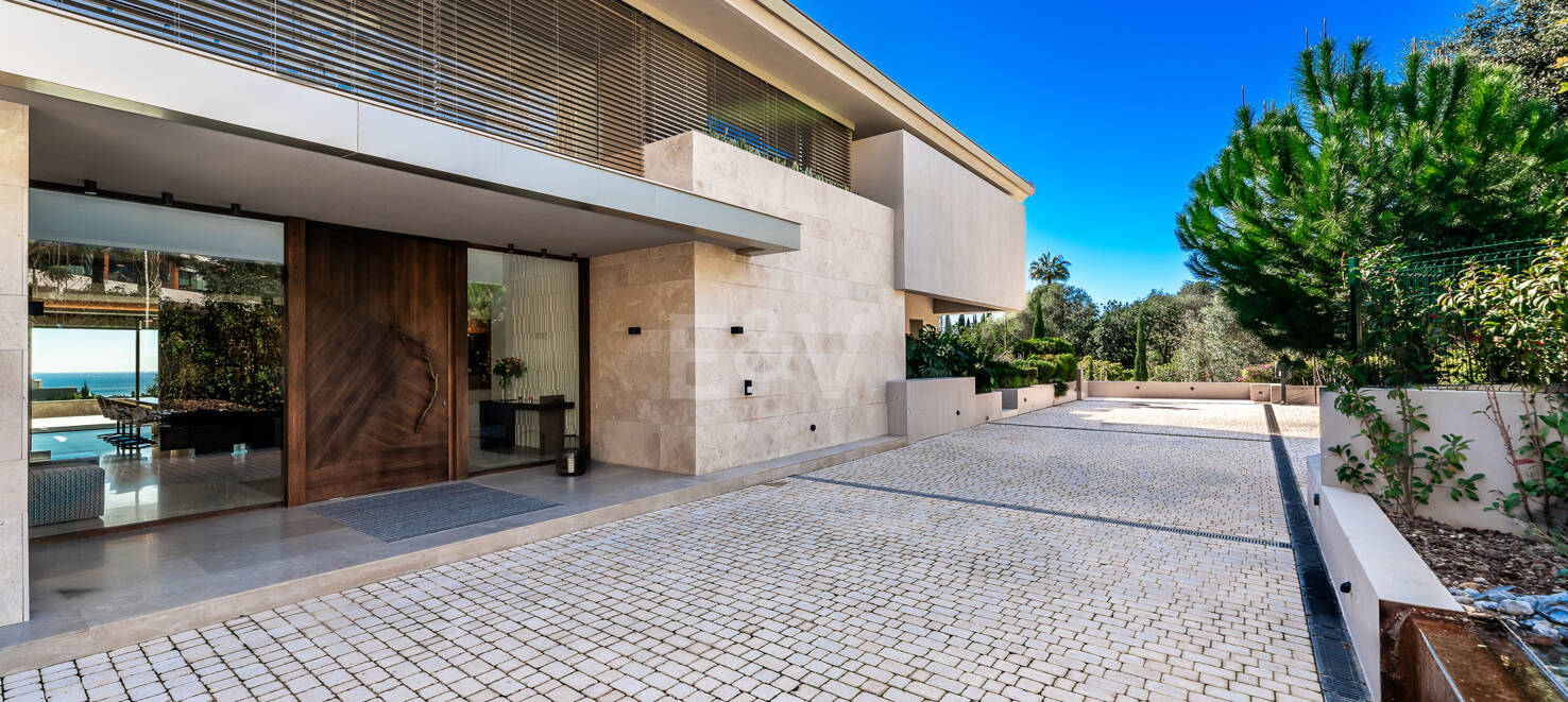 State-Of-The-Art Villa i Cascada de Camoján med panoramautsikt över havet