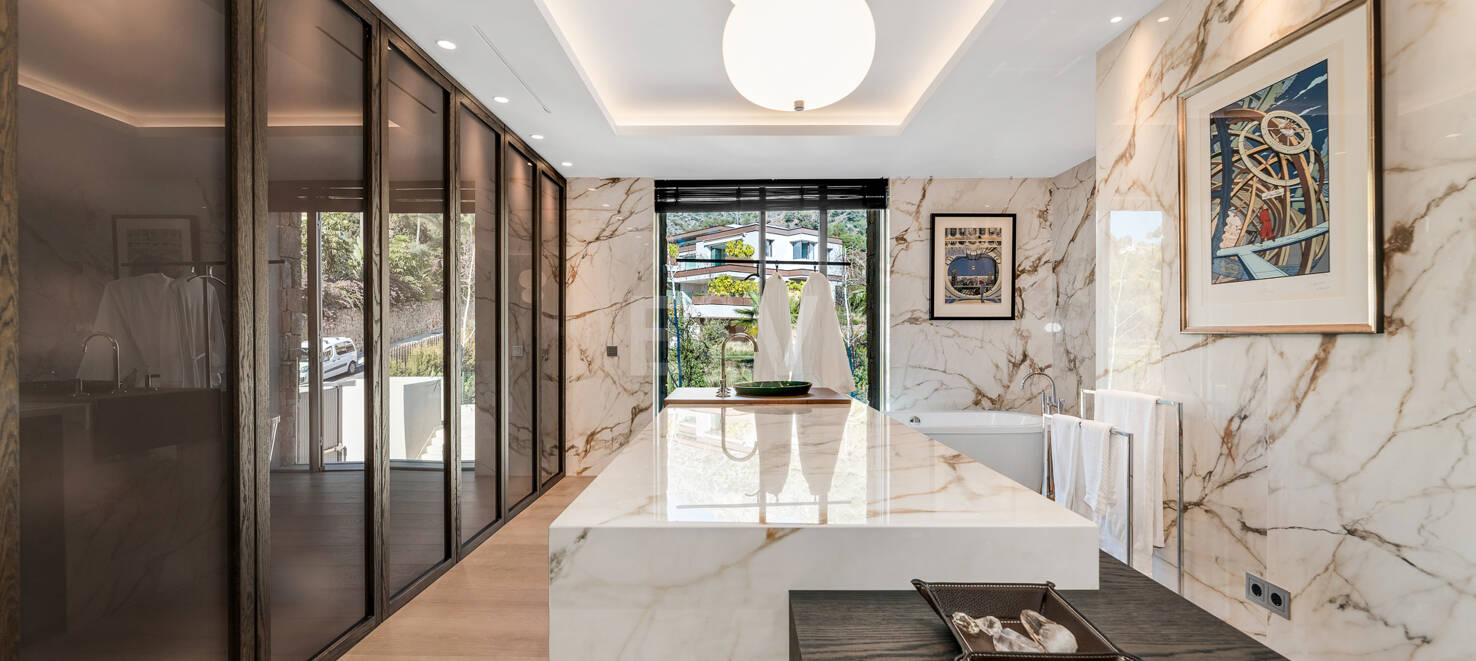 State-Of-The-Art Villa i Cascada de Camoján med panoramautsikt över havet