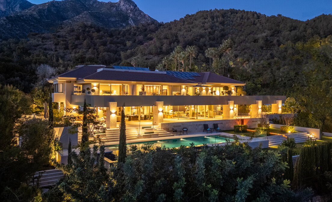 State-Of-The-Art Villa in Cascada de Camoján mit Panoramablick auf das Meer