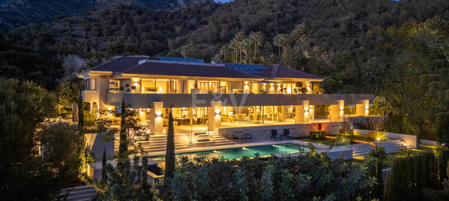 State-Of-The-Art Villa i Cascada de Camoján med panoramautsikt över havet