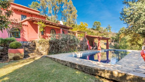 Benahavis Town: 2 villas for the price of one