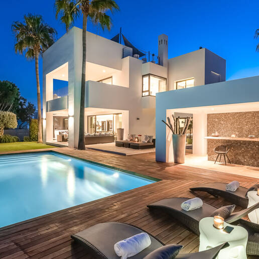 Top Villa moderna de lujo en Altos de Puente Romano