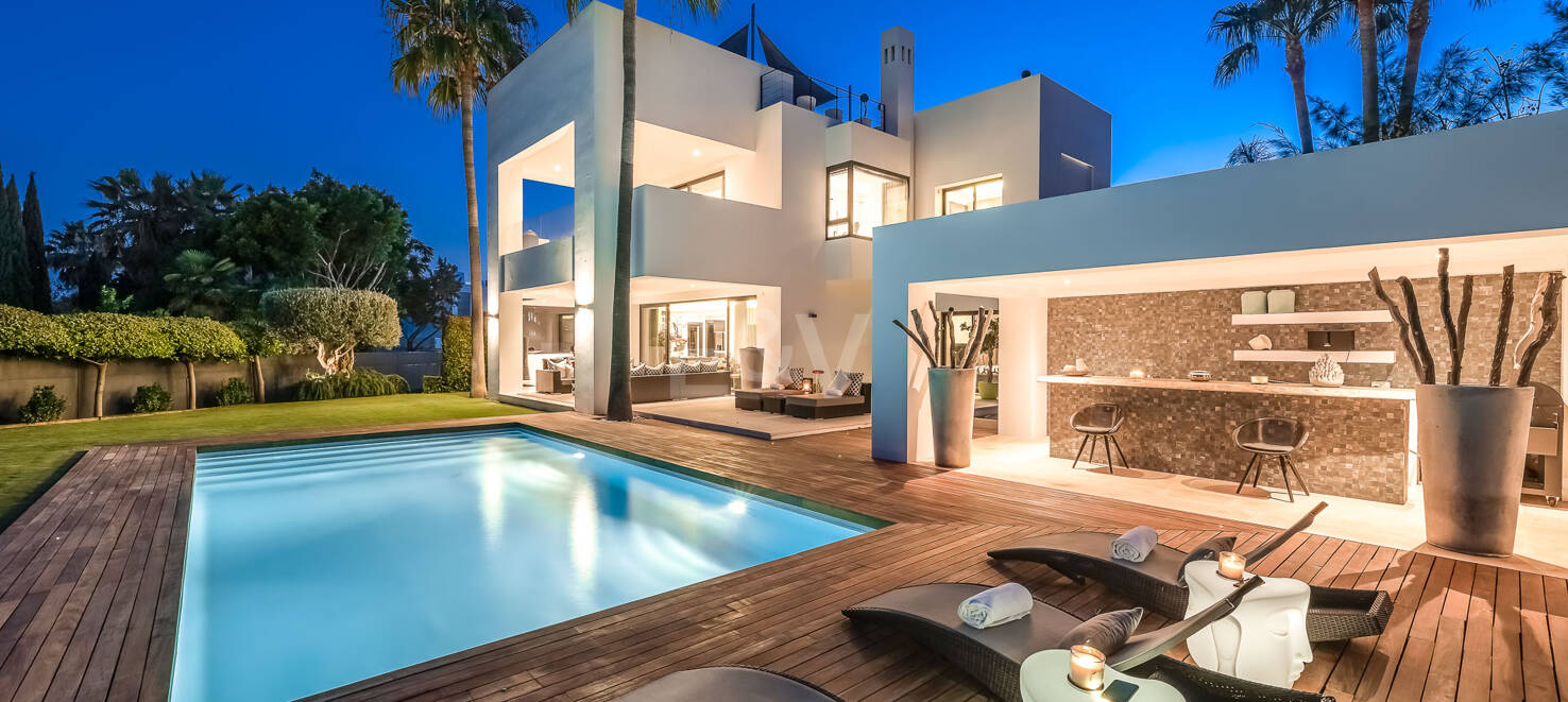 Top Villa moderna de lujo en Altos de Puente Romano