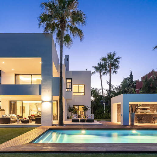 Top Villa moderna de lujo en Altos de Puente Romano