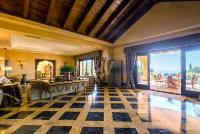 Klassische Architektenvilla von Antonio Bermúdez in Sierra Blanca