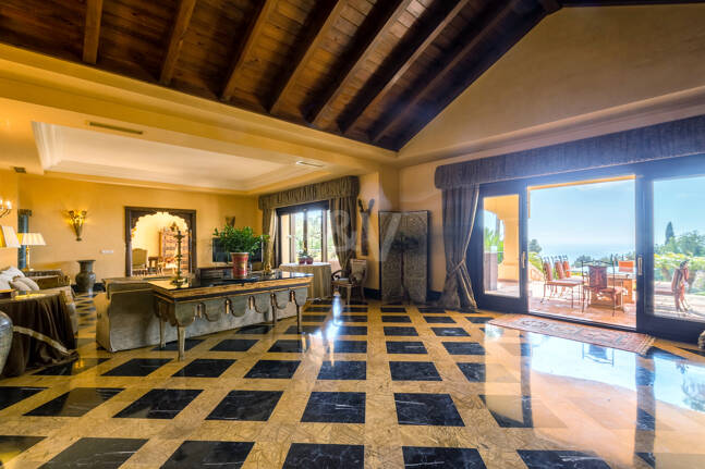 Klassische Architektenvilla von Antonio Bermúdez in Sierra Blanca