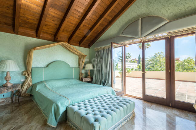 Klassische Architektenvilla von Antonio Bermúdez in Sierra Blanca