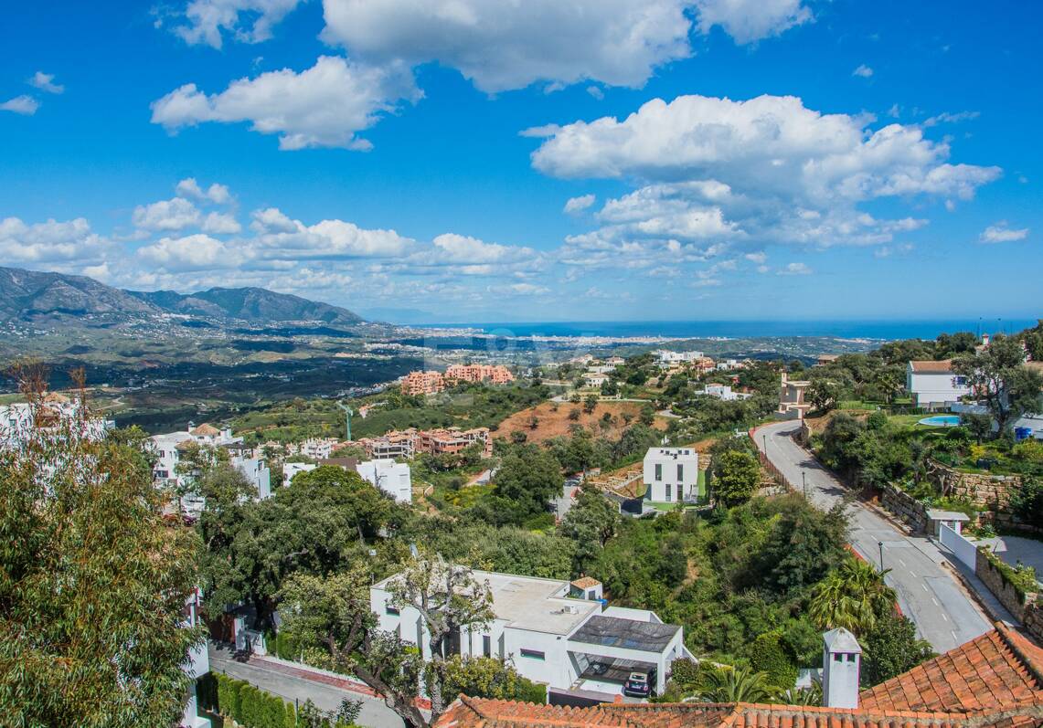 Great Investment Plot in La Mairena for 12 Villas
