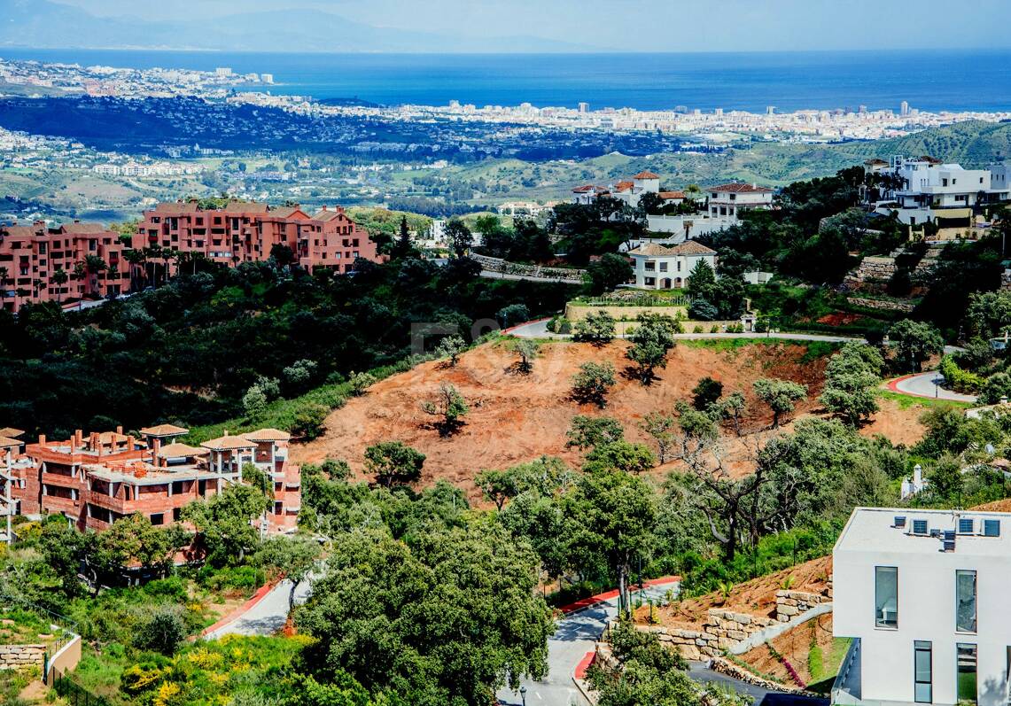 Great Investment Plot in La Mairena for 12 Villas