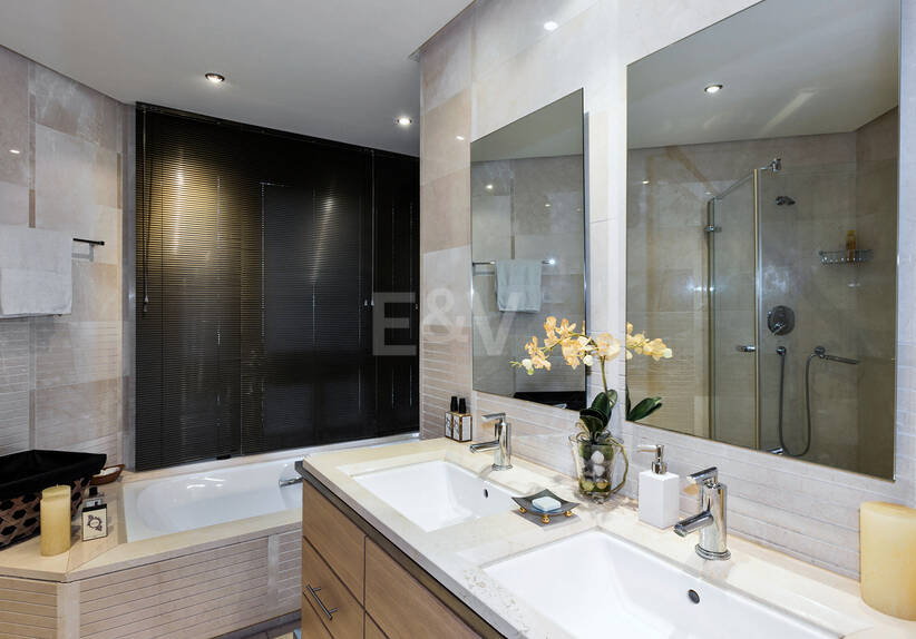 Beautiful Designer Apartment in Mansion Club