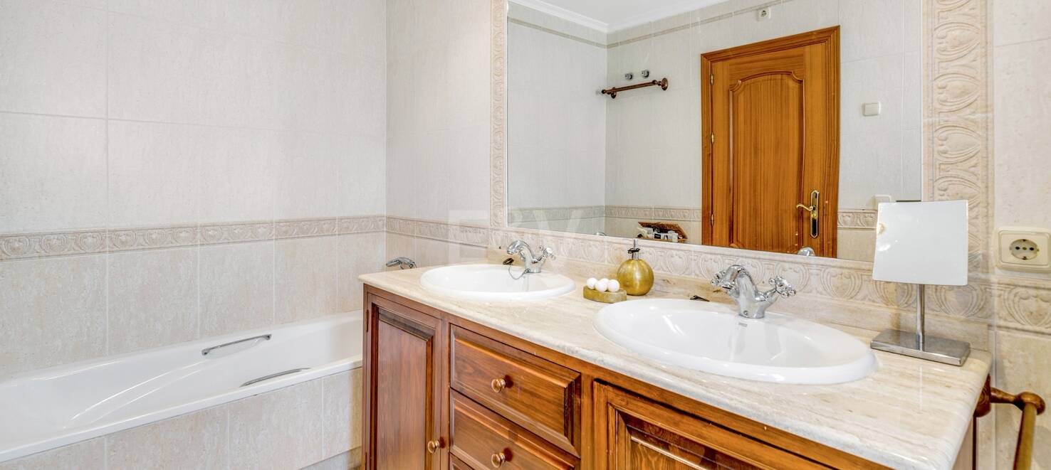Preiswerte Villa mit unglaublichem Meerblick