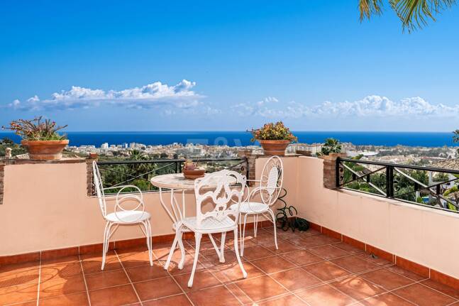 Villa à Marbella avec une vue imprenable sur la mer