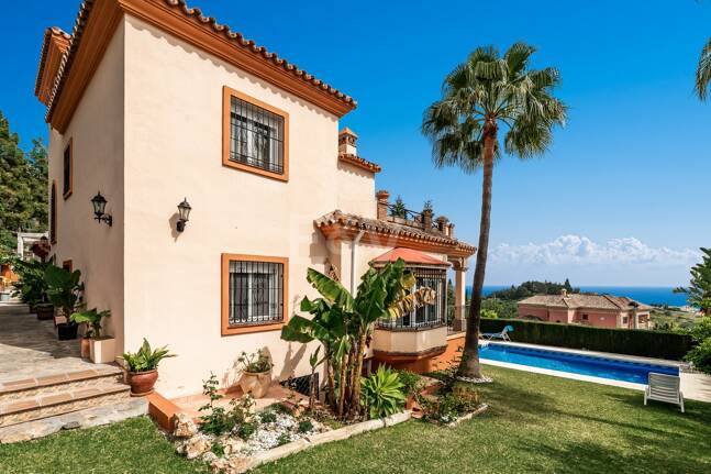 Villa à Marbella avec une vue imprenable sur la mer