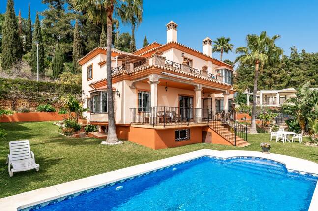 Villa à Marbella avec une vue imprenable sur la mer