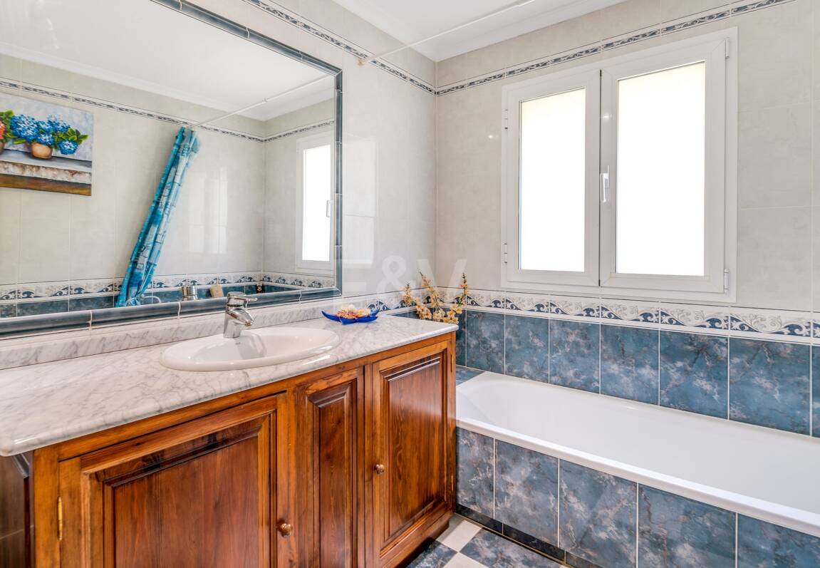 Villa à Marbella avec une vue imprenable sur la mer