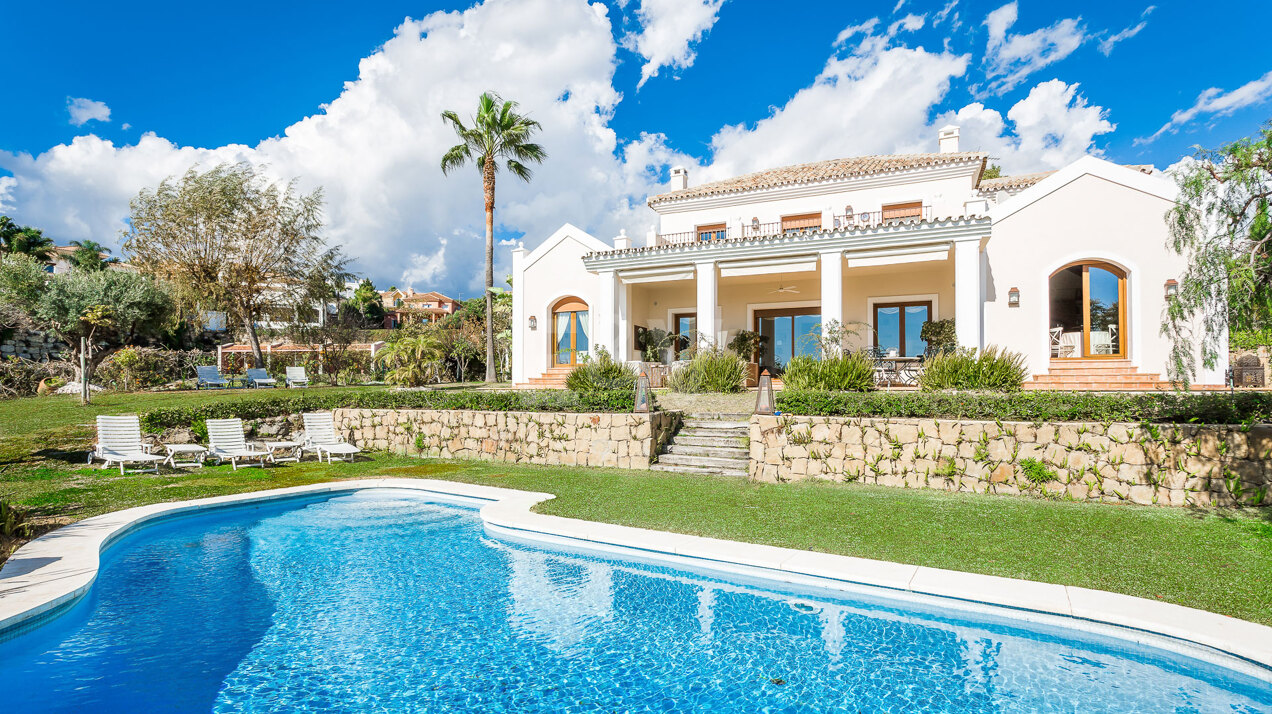 Mediterranean gem in Los Flamingos Golf with stunning golf and sea views