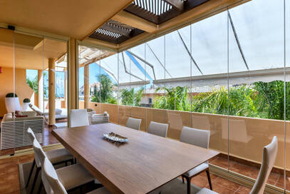 DESIGNERLÄGENHET I VISTA REAL, NUEVA ANDALUCIA