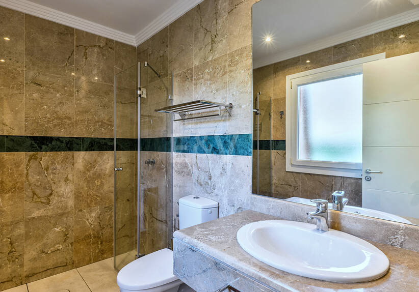 Designer Apartment in Vista Real, Nueva Andalucía