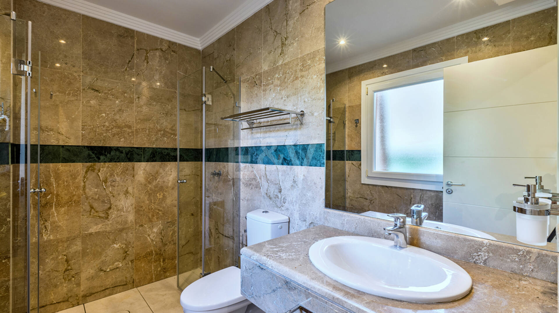 Designer Apartment in Vista Real