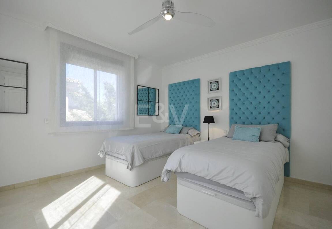 Modern villa in Nueva Andalucia. Price per week from €8.500