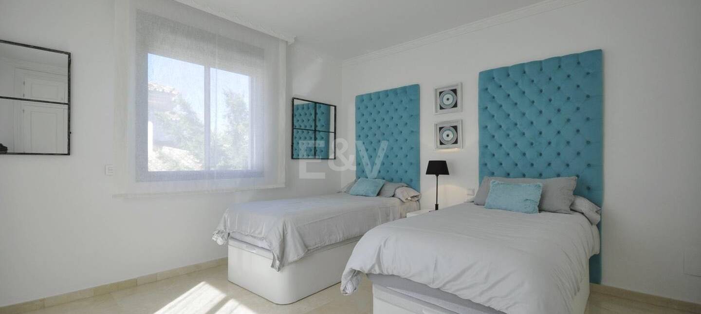 Modern villa i Nueva Andalucia