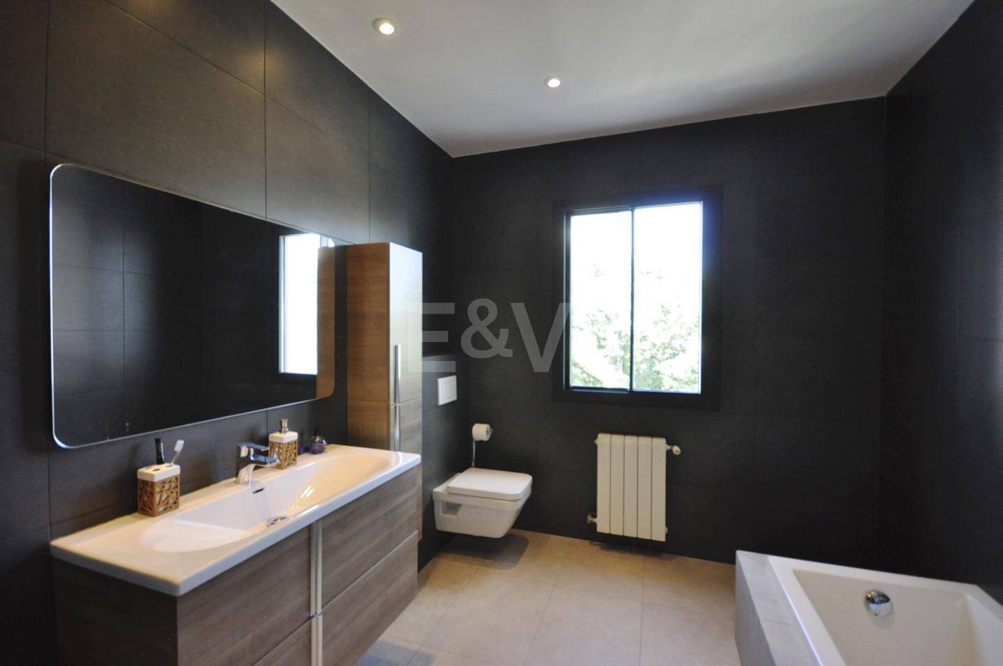 Modern villa in Nueva Andalucia. Price per week from €8.500