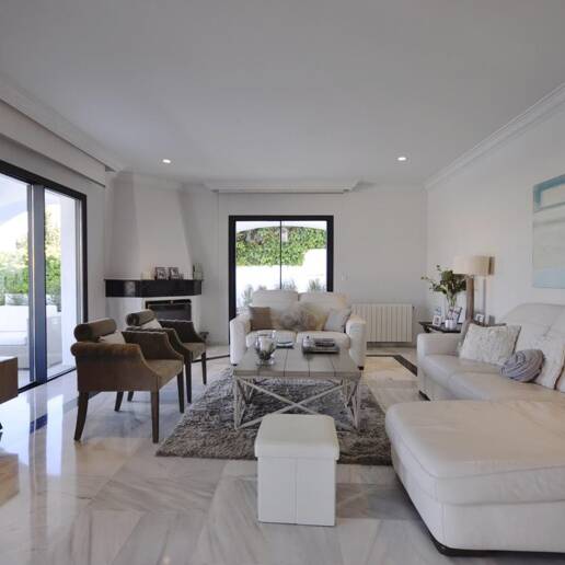 Modern villa i Nueva Andalucia