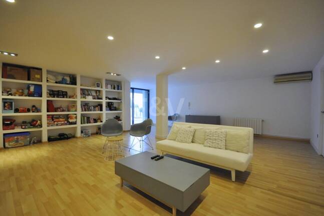 Modern villa in Nueva Andalucia. Price per week from €8.500