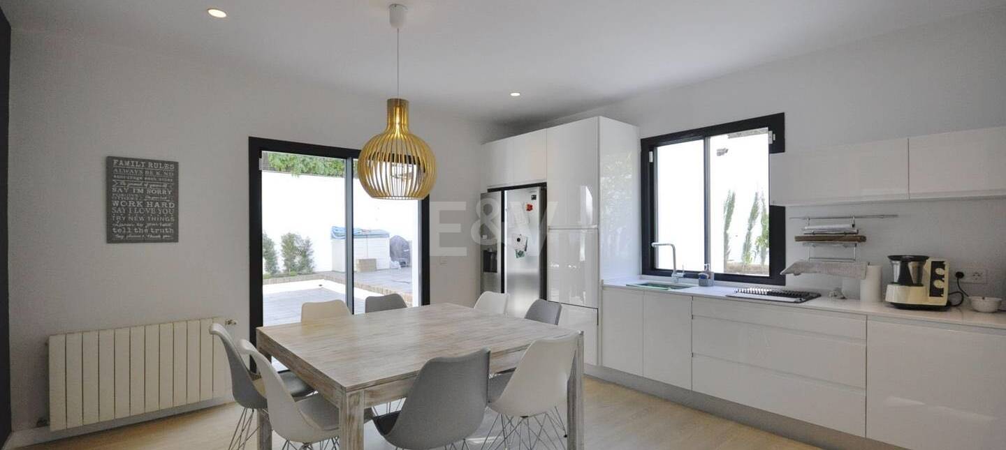 Modern villa i Nueva Andalucia