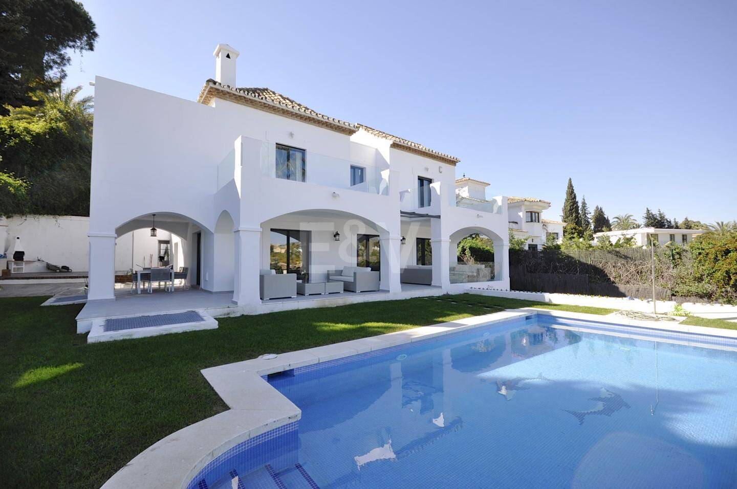 Modern villa in Nueva Andalucia. Price per week from €8.500