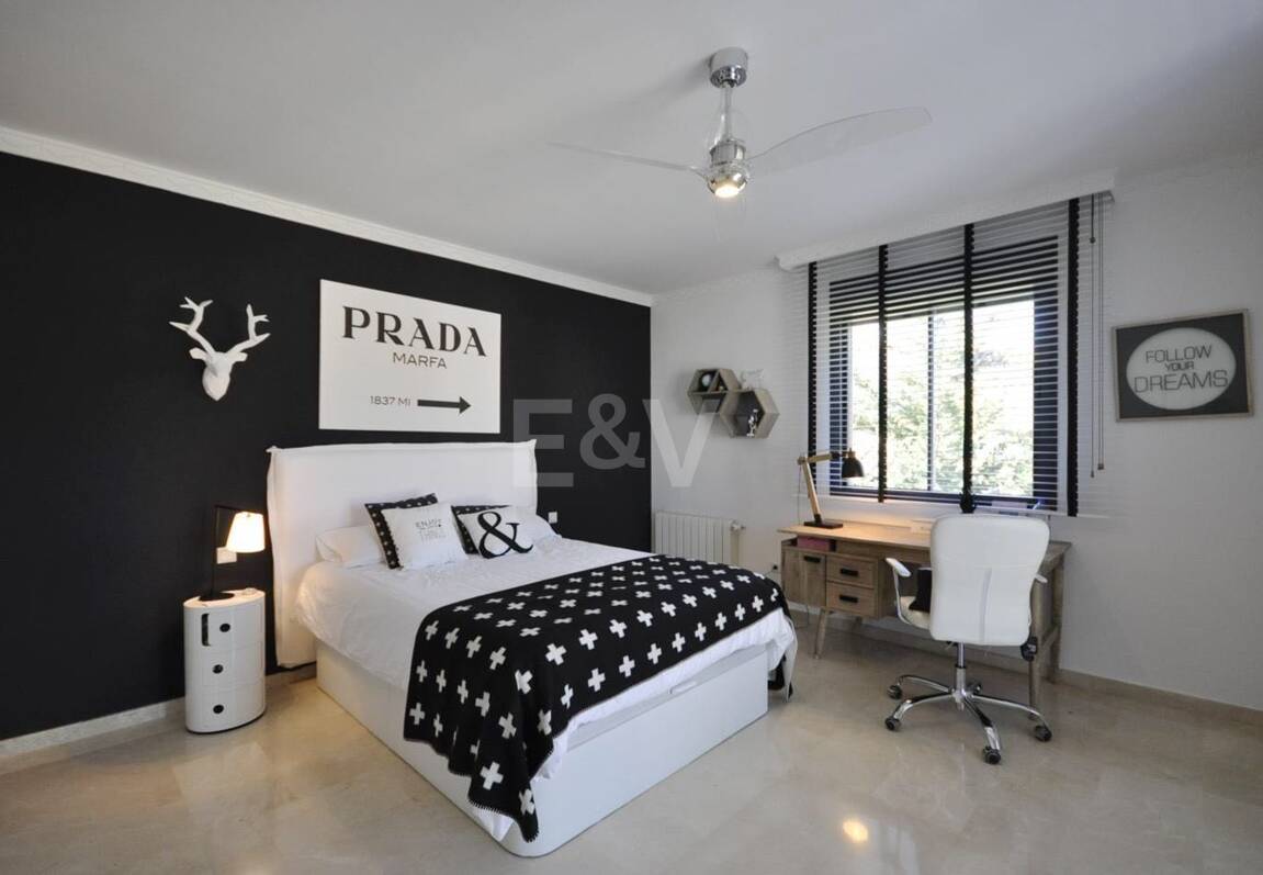 Modern villa in Nueva Andalucia. Price per week from €8.500