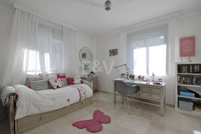 Modern villa in Nueva Andalucia. Price per week from €8.500