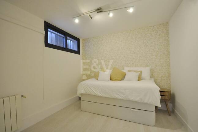 Modern villa in Nueva Andalucia. Price per week from €8.500