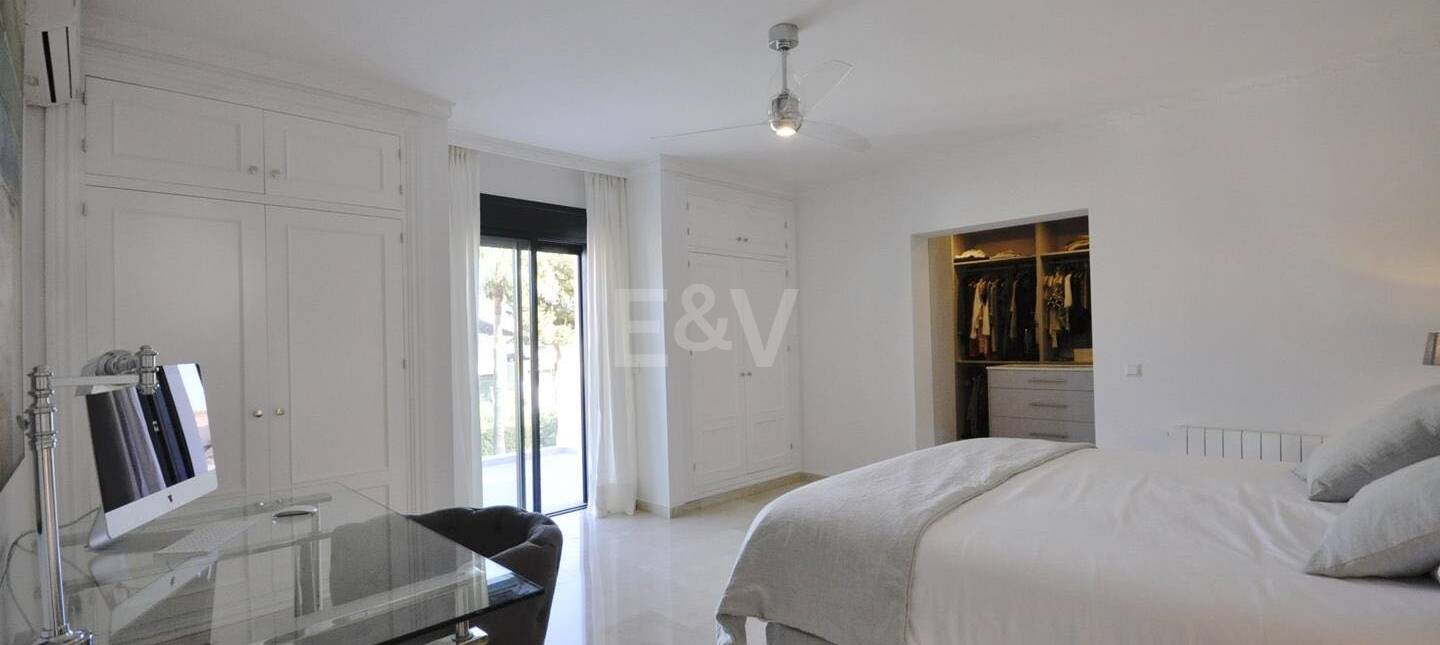 Modern villa i Nueva Andalucia