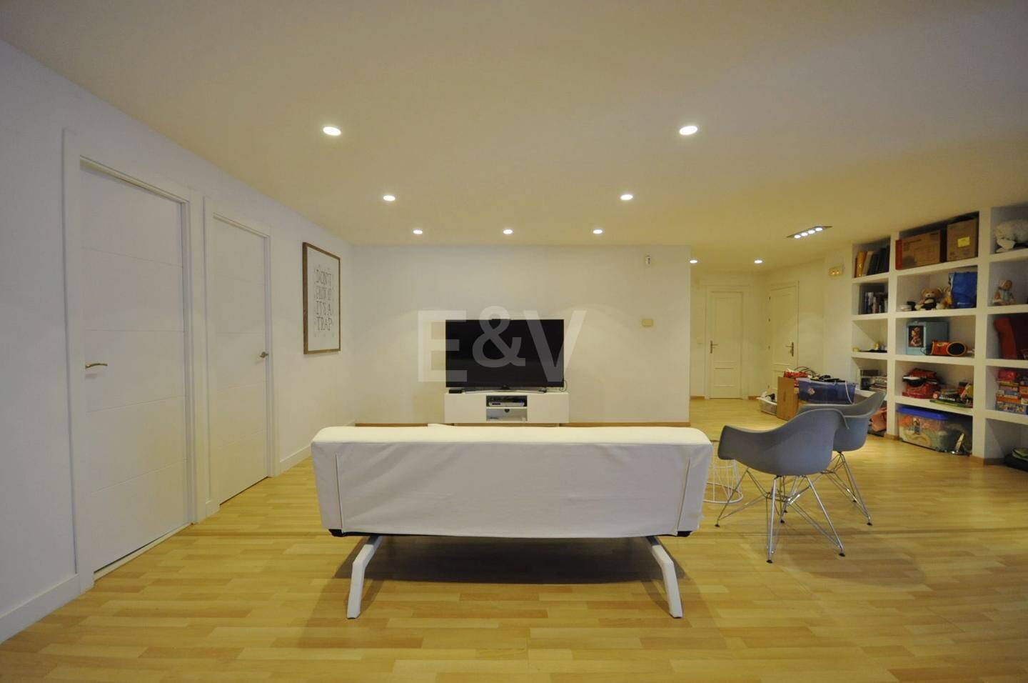 Modern villa in Nueva Andalucia. Price per week from €8.500