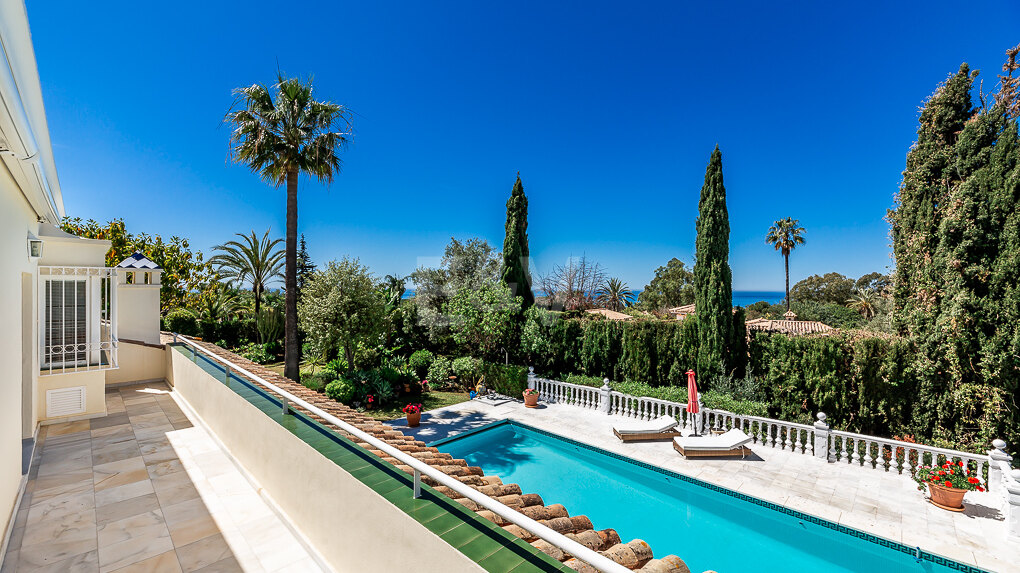 Hacienda Las Chapas: Großzügige Villa mit großem Garten