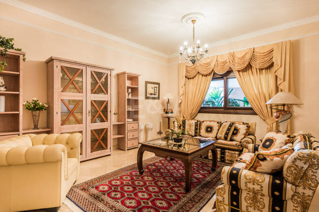 Klassiskt mästerverk i Sierra Blanca med fantastisk havsutsikt