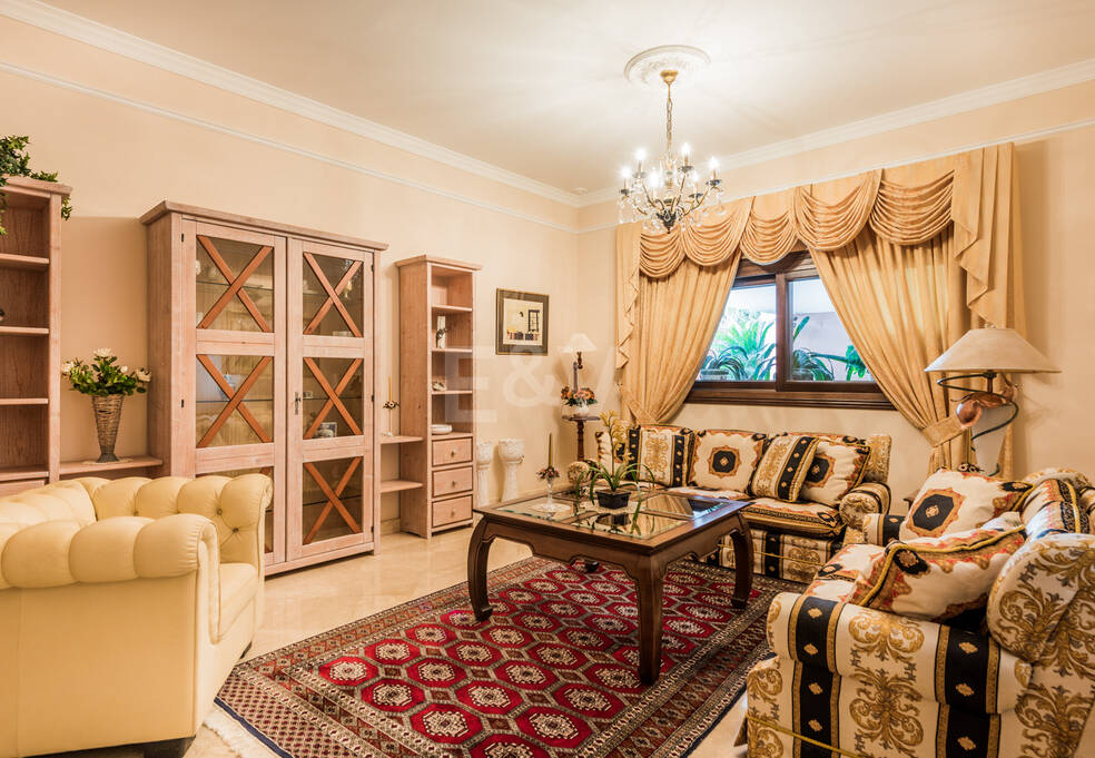 Klassiskt mästerverk i Sierra Blanca med fantastisk havsutsikt