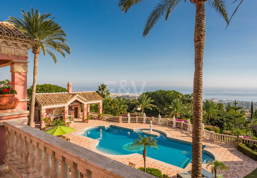 Klassiskt mästerverk i Sierra Blanca med fantastisk havsutsikt